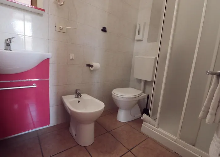 מלון Pontenuovo 2*