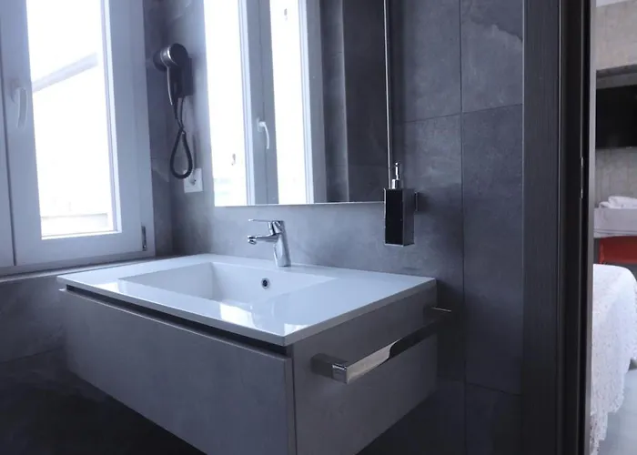 Pontenuovo מלון 2*